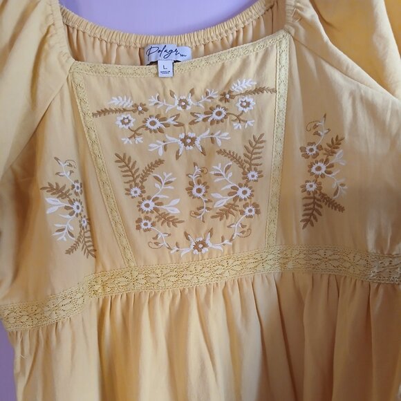 Large yellow embroidered dress - Picture 4 of 11
